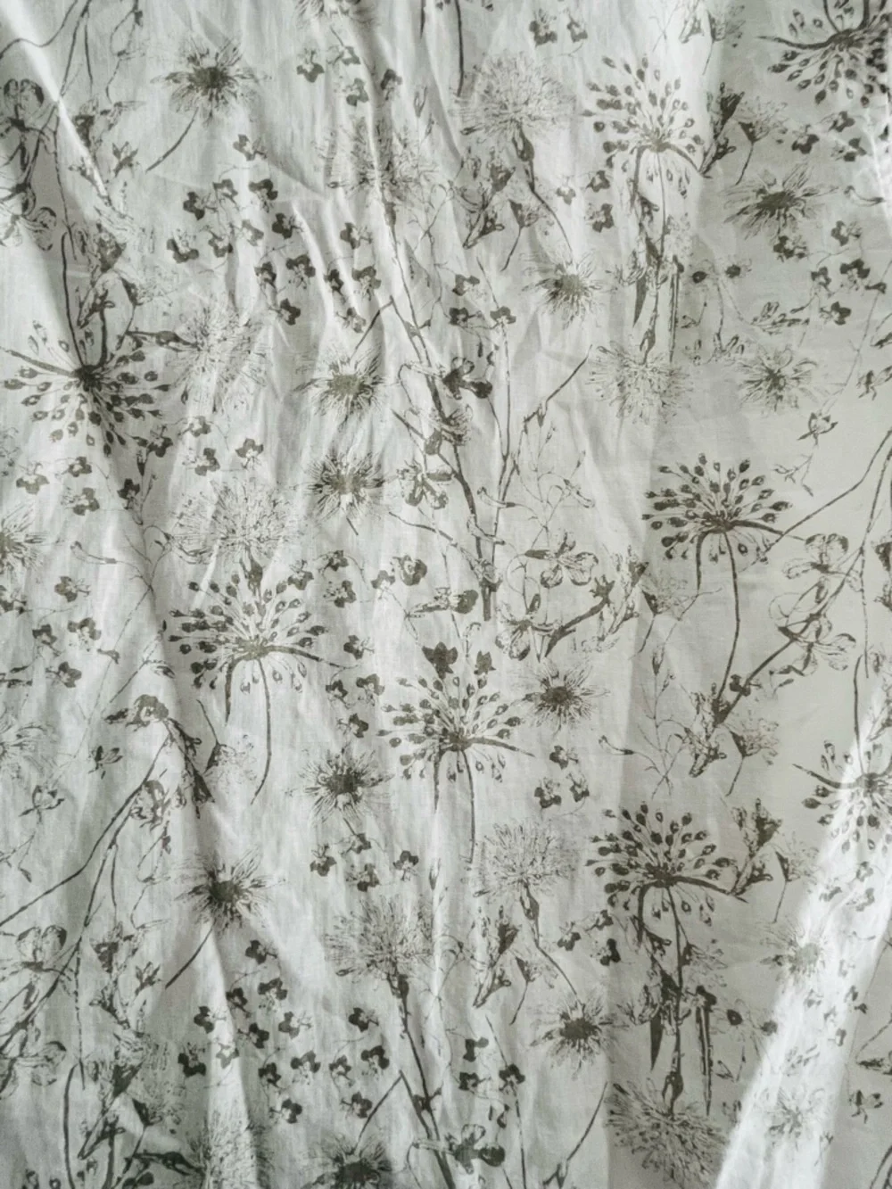GUESS Sage Green Floral Linen Blend Short Sleeve Button Down Shirt - Picture 8 of 8